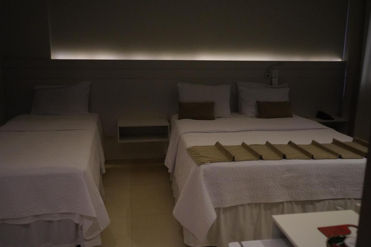 Pak Suites Hotel Luís Eduardo Magalhães Esterno foto