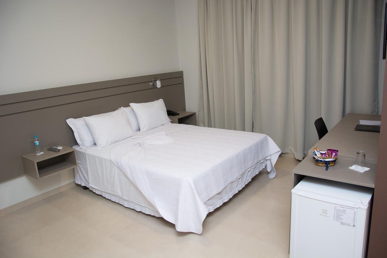Pak Suites Hotel Luís Eduardo Magalhães Esterno foto